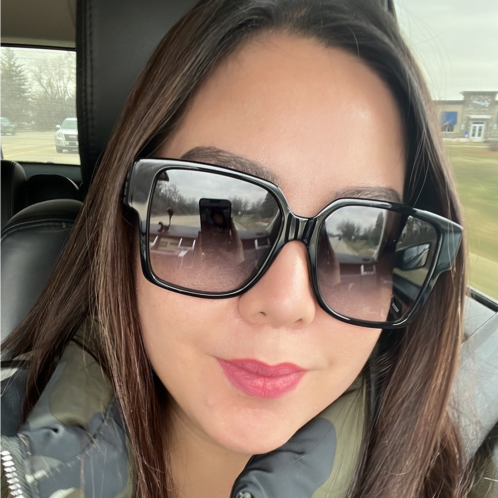 Meet your Posher, Maryrose